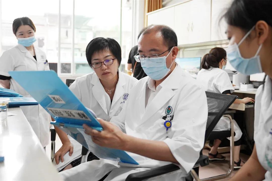 西南医大附院医疗集团赤水市人民医院签约暨授牌仪式举行(图9) 西南医大附院医疗集团赤水市人民医院签约暨授牌仪式举行(图9)
