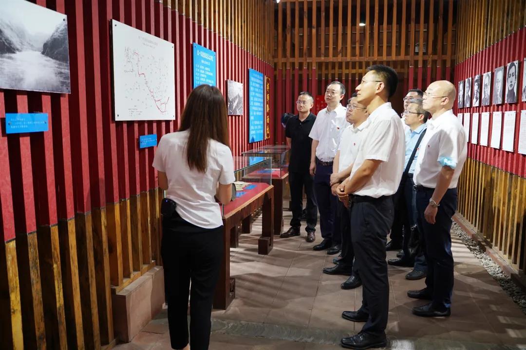 西南医大附院医疗集团赤水市人民医院签约暨授牌仪式举行(图19) 西南医大附院医疗集团赤水市人民医院签约暨授牌仪式举行(图19)