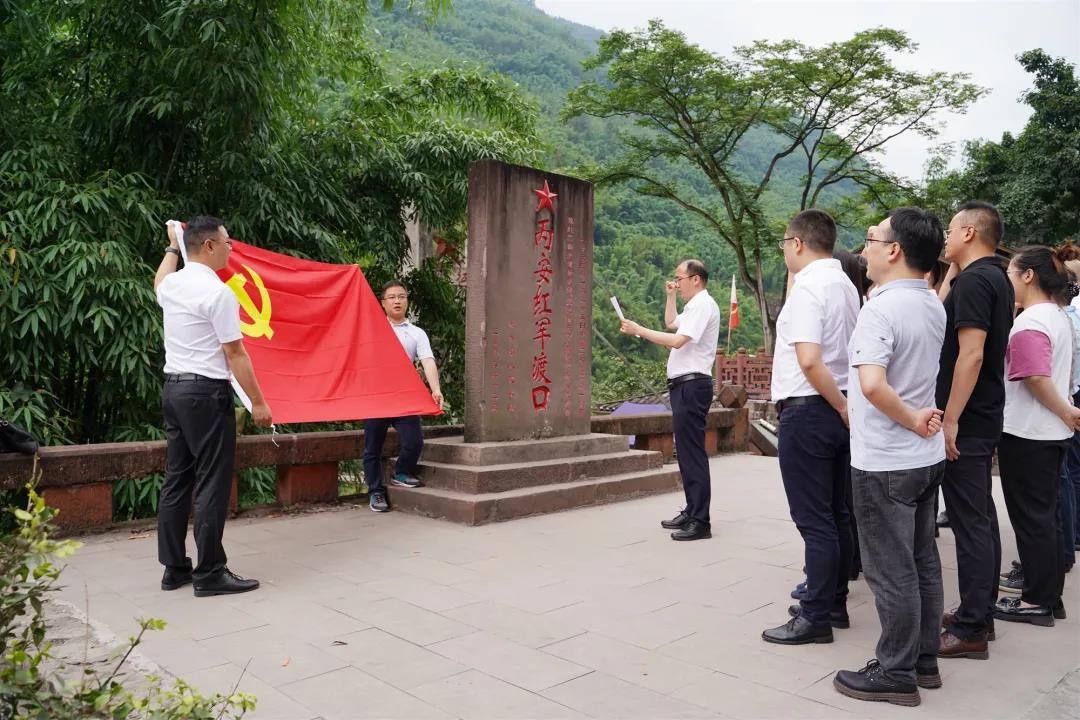 西南医大附院医疗集团赤水市人民医院签约暨授牌仪式举行(图22) 西南医大附院医疗集团赤水市人民医院签约暨授牌仪式举行(图22)