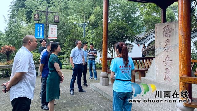 龙马潭区委统战部：行朱德故居，学百年党史