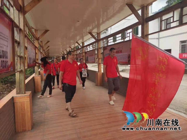 党史可以到这里学习啦！合江县先滩镇显云寺村精心打造“党史学习长廊”