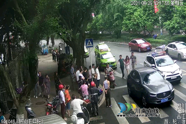 路遇车祸有人受伤　合江县司法局驾驶员援手救助