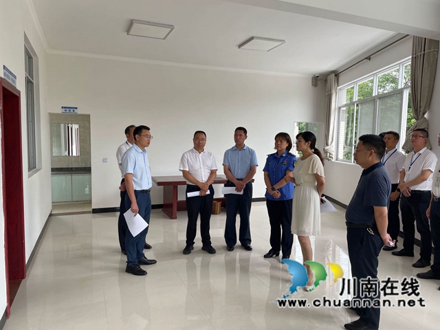 泸州市委编办、市城市管理行政执法局调研泸县云龙镇综合行政执法改革试点工作