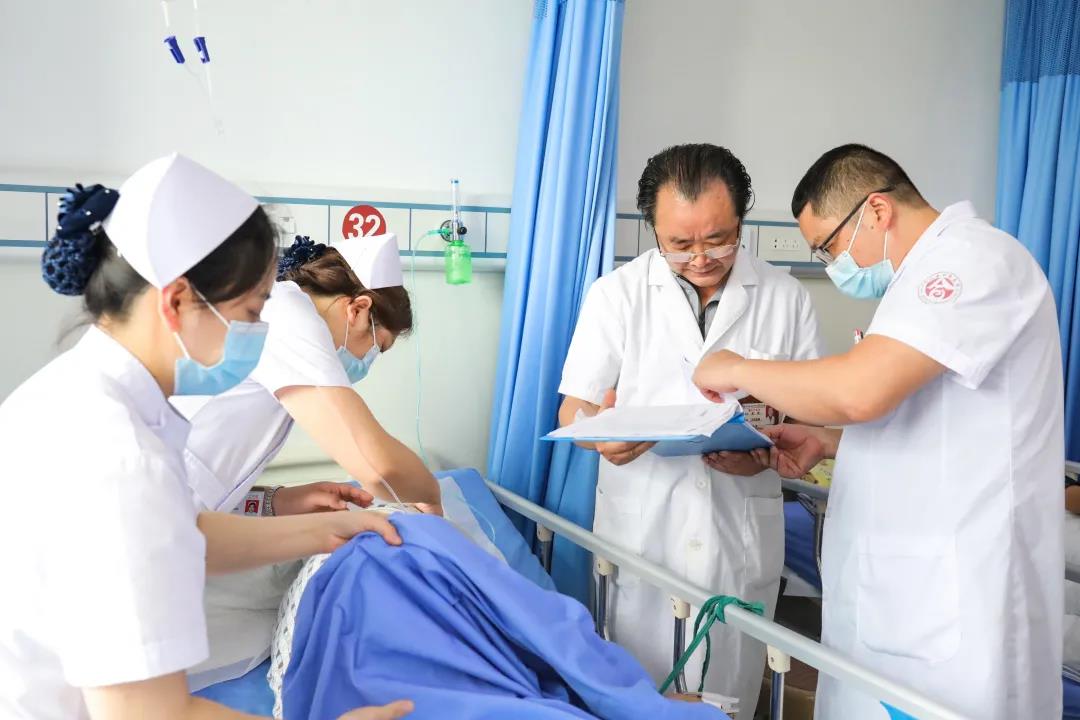 学术交流 思想碰撞 一场别开生面的学术研讨会在合江县中医医院举行(图5) 学术交流 思想碰撞 一场别开生面的学术研讨会在合江县中医医院举行(图5)