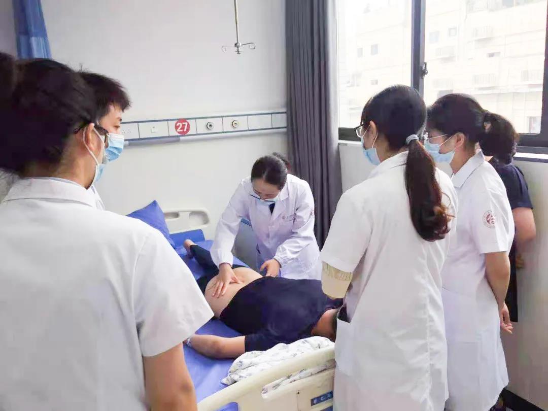 学术交流 思想碰撞 一场别开生面的学术研讨会在合江县中医医院举行(图2) 学术交流 思想碰撞 一场别开生面的学术研讨会在合江县中医医院举行(图2)