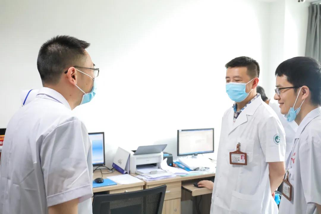 学术交流 思想碰撞 一场别开生面的学术研讨会在合江县中医医院举行(图6) 学术交流 思想碰撞 一场别开生面的学术研讨会在合江县中医医院举行(图6)