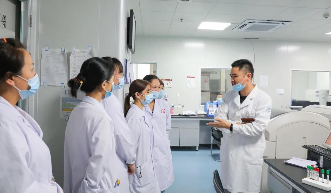 学术交流 思想碰撞 一场别开生面的学术研讨会在合江县中医医院举行(图8) 学术交流 思想碰撞 一场别开生面的学术研讨会在合江县中医医院举行(图8)