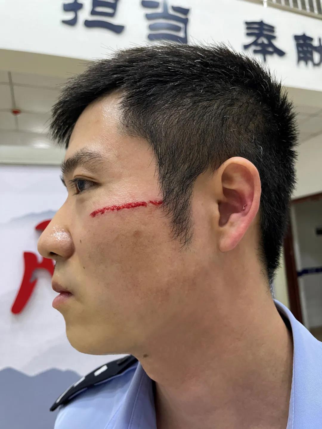 “袭警罪”不是说说而已！泸州两人以身试法已被刑拘！(图6)