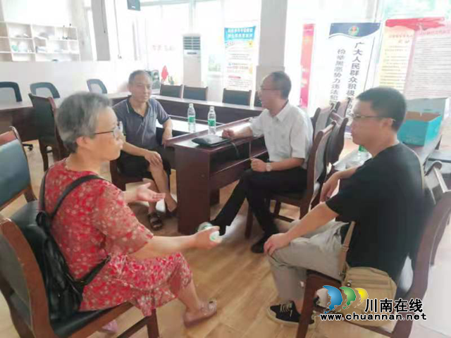 四川新火炬公司工会：我为群众办实事，真情关心市劳模(图1)