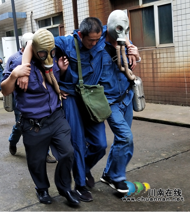 居安思危，防患于未然！四川新火炬公司201分厂进行H2S中毒应急救援演练(图2)