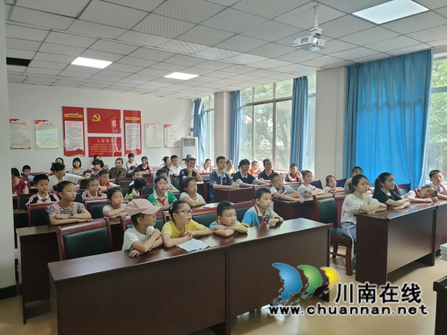 文明有我，垃圾分类光荣！龙马潭区红星街道龙桥子社区垃圾分类专题道德讲堂开班了(图2)