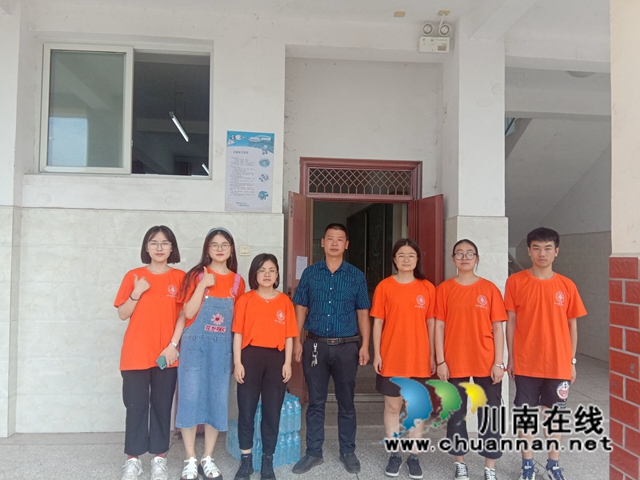 泸县云龙镇开展“净土振兴,微笑乡村”大型支农支教公益活动(图3) 泸县云龙镇开展“净土振兴,微笑乡村”大型支农支教公益活动(图3)