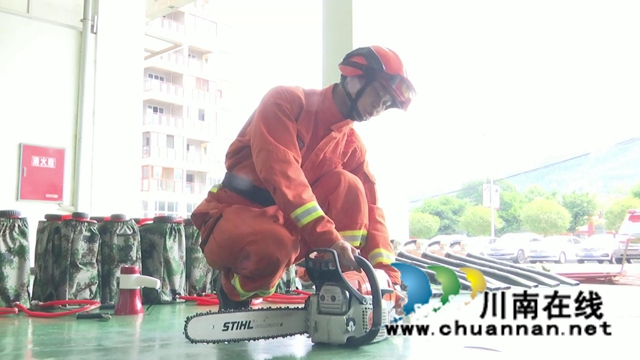 泸州市森林扑火指战员实操培训走进合江(图1)