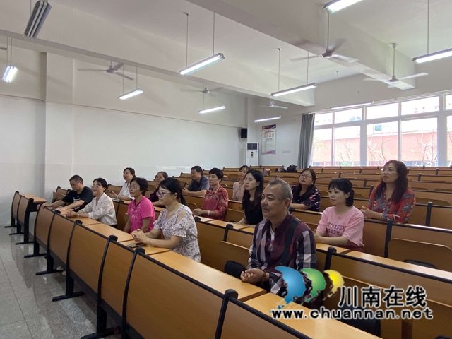 民盟泸州市龙马潭区机关综合支部开展“我为企业解难题”业务培训会(图1)