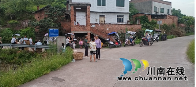 隆昌亚鑫农业有限公司助力乡村振兴发展，向家乡捐赠鸡苗上万只(图2)