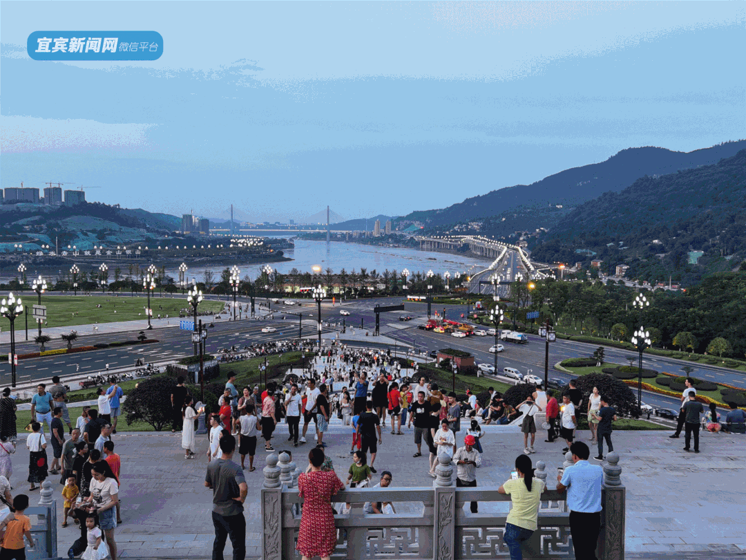 新地标！新网红！宜宾这两个地方火了！一到晚上全是人(图21)