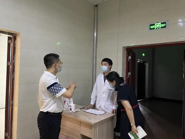 【疫情防控】外防输入，内防反弹！合江县中医医院紧急召开疫情防控工作会(图3)