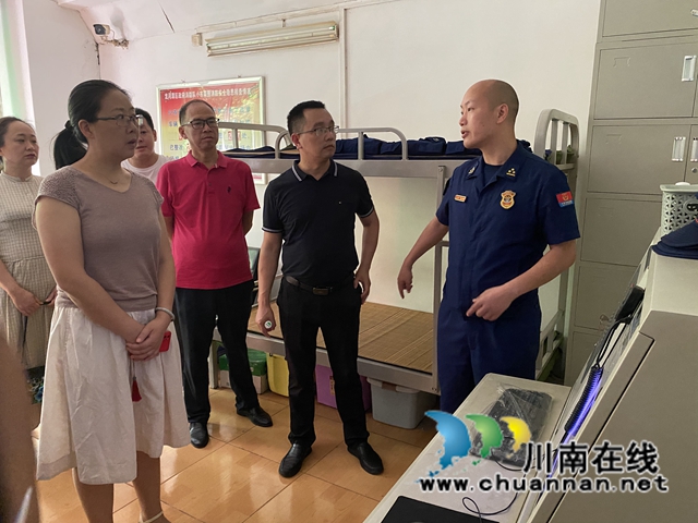 龙马潭区人大常委会视察小市街道老旧城区消防安全工作(图3)