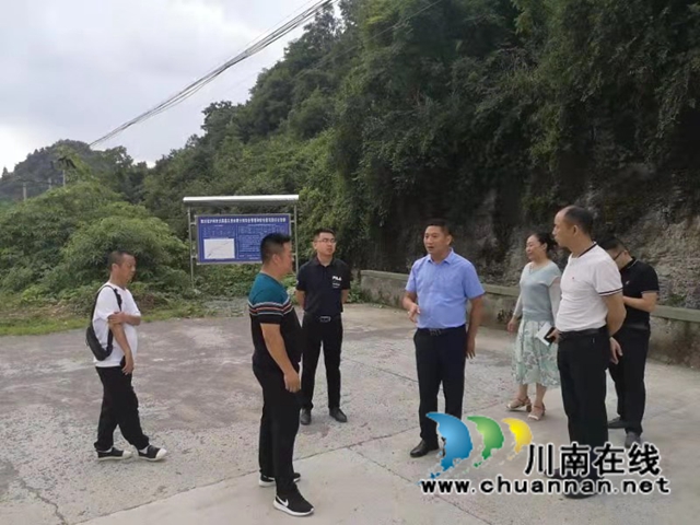 古蔺县委统战部到金兰街道调研疫情防控、防汛、环保等工作(图1)