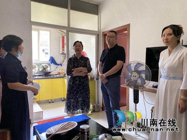 唐敏一行到龙马潭区小市街道调研(图2)