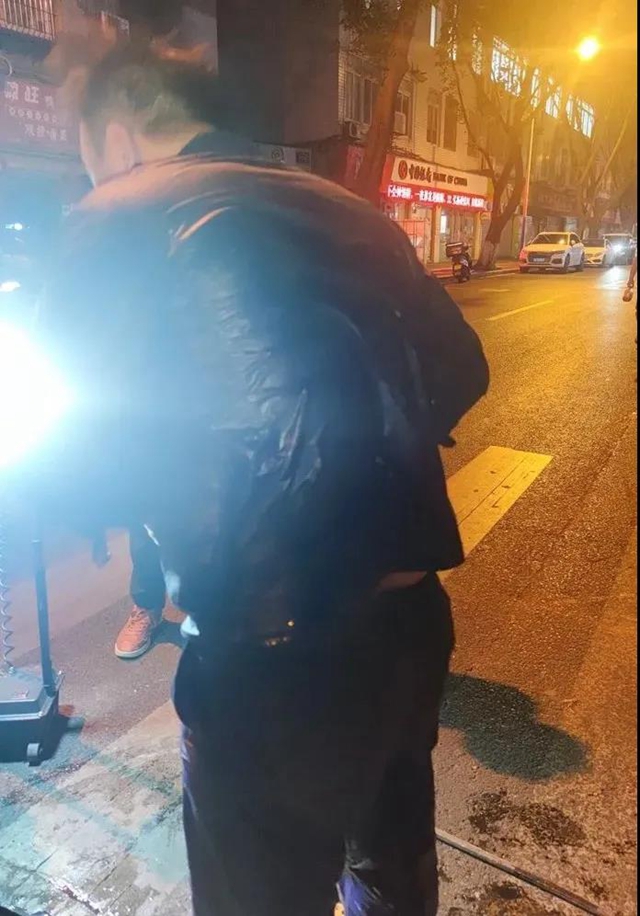 高“烤”来袭负荷频创新高，致敬电杆上65°的泸州电力工人！(图13)