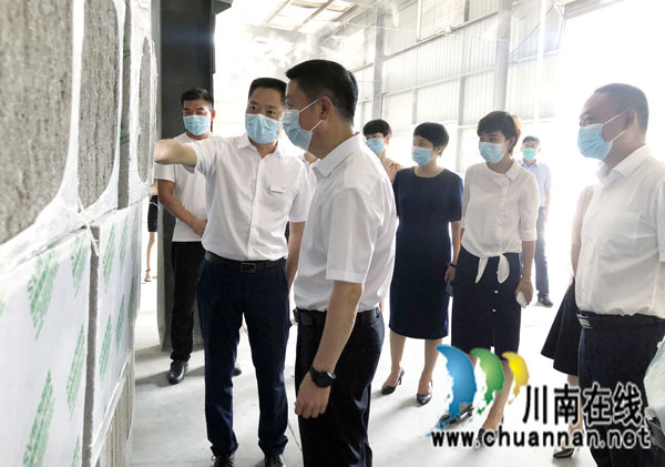 付小平到泸州民建会员企业时为节能科技有限公司调研(图3)