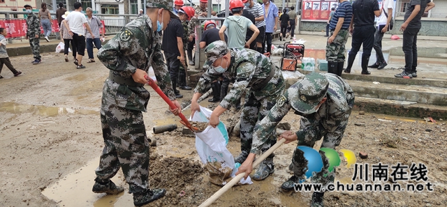 古蔺县皇华镇:爱心驰援,共抗风雨(图10) 古蔺县皇华镇:爱心驰援,共抗风雨(图10)