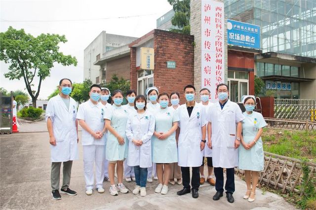 护理人员七夕接力抗疫，没有硝烟的战场上也“甜蜜蜜”(图6)
