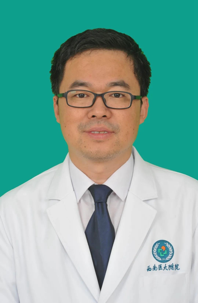 泸州:暖心,七旬患者给医生送来一件“铠甲”……(图2) 泸州:暖心,七旬患者给医生送来一件“铠甲”……(图2)