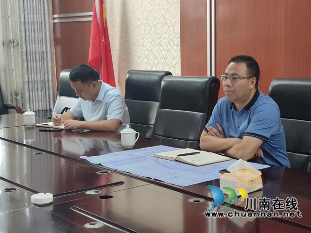 吕先到泸县百和镇调研两项改革“后半篇”文章工作(图2) 吕先到泸县百和镇调研两项改革“后半篇”文章工作(图2)