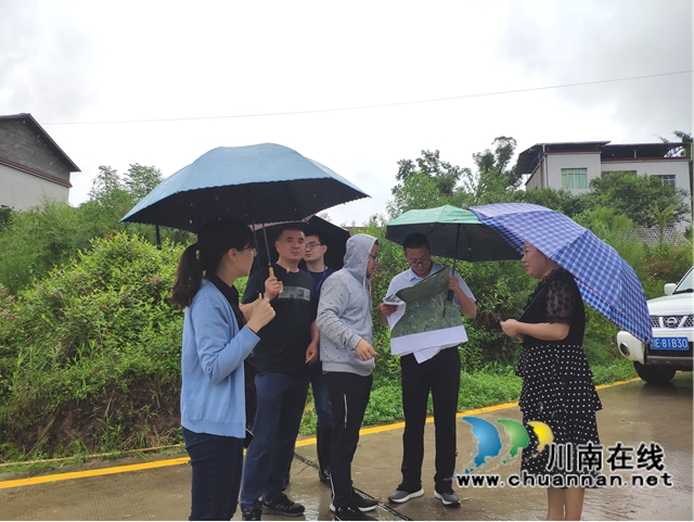 泸县自然资源和规划局深入一线主动服务重点项目拆迁选址(图1) 泸县自然资源和规划局深入一线主动服务重点项目拆迁选址(图1)