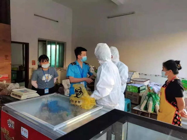 古蔺县查处3起未进入进口冷链食品集中监管仓进行消毒和检测案(图2)