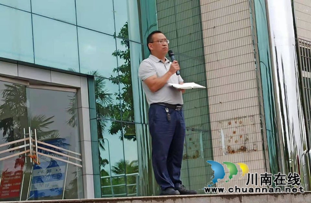 泸州市实验中学分年级举行开学典礼(图3)