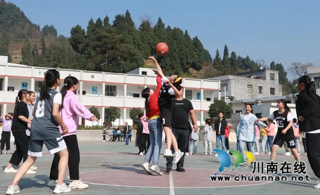 古蔺县鱼化中学从规范行为入手抓"五育”融合(图15)