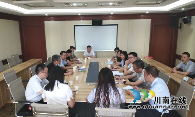 泸州市不动产登记中心到龙马潭区开展优化营商环境专题督导(图2)