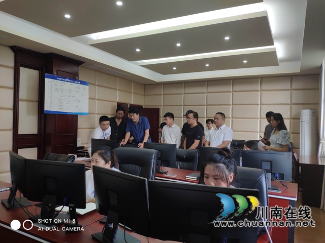 甘孜州乡城县应急局一行考察泸县智慧城管工作