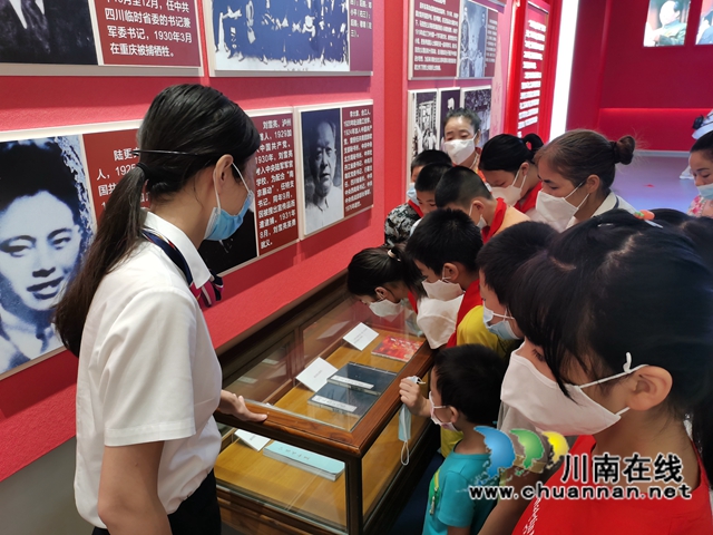 龙马潭区小市街道下大街社区开展“新中国史”学习教育暨“同心同行 共建共享”专题活动