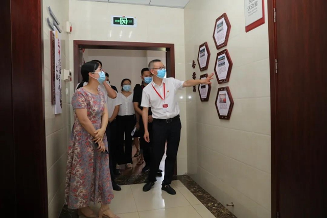 泸州市委组织部到合江县中医医院调研党建工作(图7)
