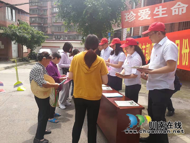 纳溪区行政审批局系列志愿服务滋润群众心田(图2)