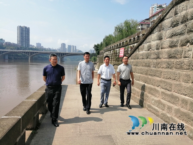 龙马潭区政协督导小市街道沱江流域生态环境保护工作