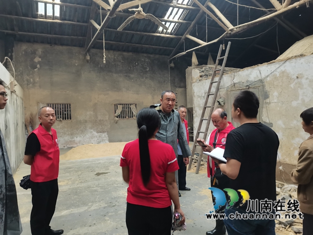 泸县住房和城乡建设局组织人员赴各镇（街道）排查危房(图8)