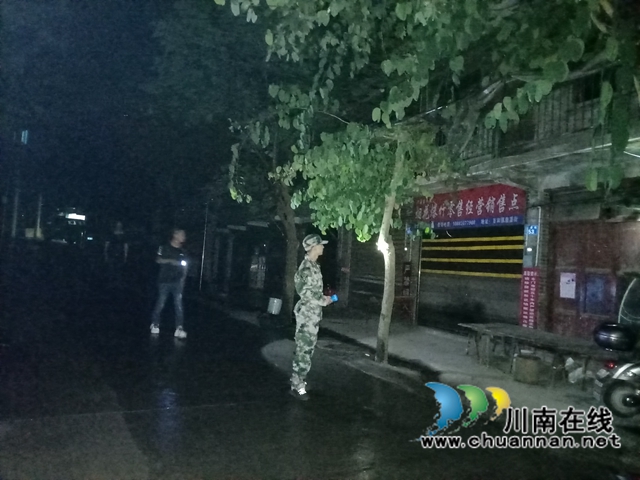 泸县百和镇:夜幕中的光亮,他们担当在紧要关头(图4) 泸县百和镇:夜幕中的光亮,他们担当在紧要关头(图4)