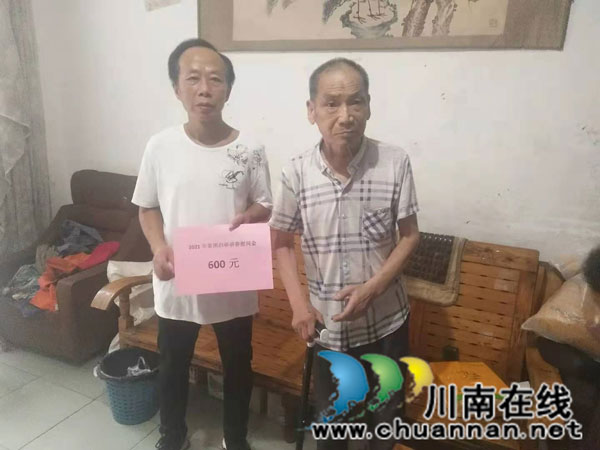 合江县侨联走访慰问困难侨眷