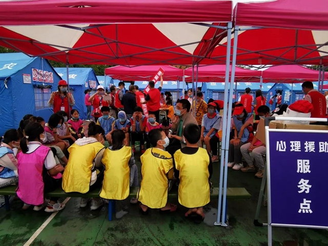 【震后心理干预】西南医大附院专家走进灾区,为心灵戴上口罩(图2) 【震后心理干预】西南医大附院专家走进灾区,为心灵戴上口罩(图2)
