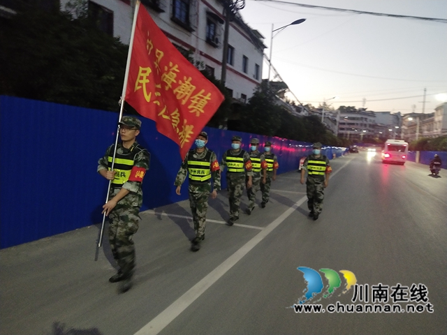 地震无情人有爱，泸县海潮镇志愿者驰援灾区不停歇