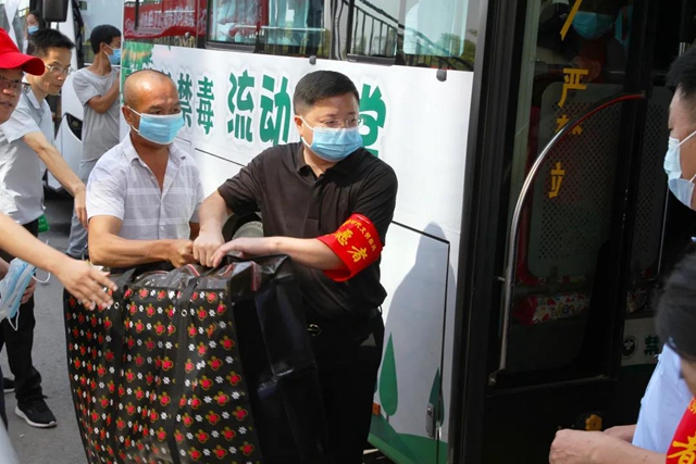 守望相助 共克时艰 | 中实集团全力转移受灾泸县人民(图4) 守望相助 共克时艰 | 中实集团全力转移受灾泸县人民(图4)