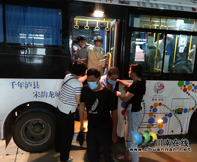 互帮互助显真情！泸县青龙敬老院34位老人震后住上安全新居(图10)