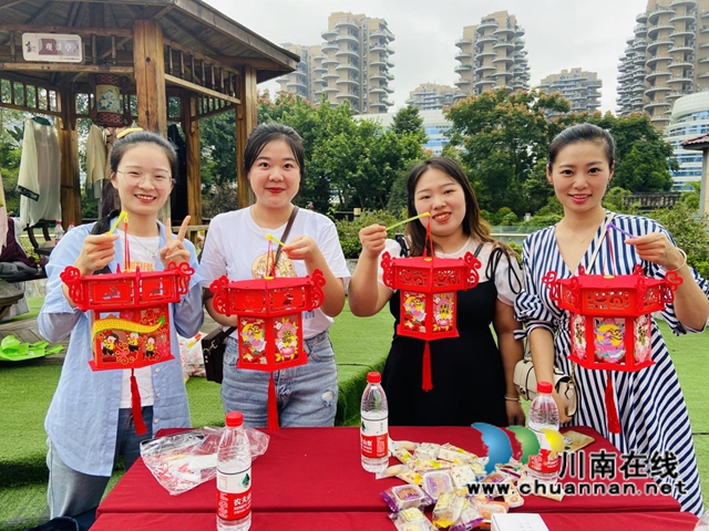 江阳区华阳街道佳乐商圈开展传承国风经典中秋主题活动