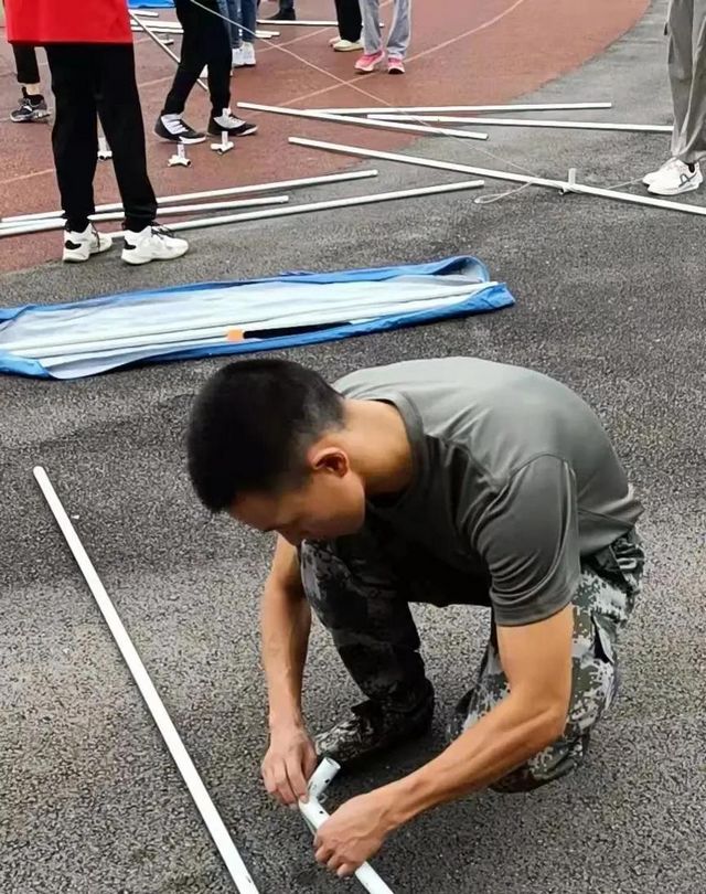 点赞！返乡探亲途中遇见泸县地震，古蔺籍兵哥哥这样做……(图2)