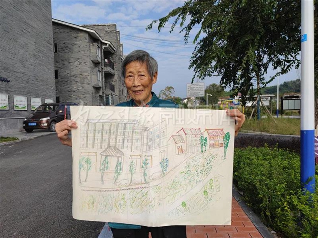 作画百余幅！内江七旬老人用画笔记录家园变迁